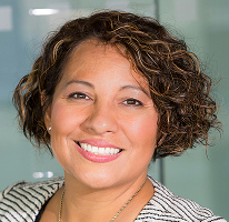 Claire Ashford, gestionnaire de la conformité aux réglementations financières, en portrait